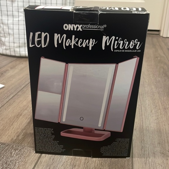 Onyx Makeup Nwt Onyx Professional Led Makeup Mirror Poshmark